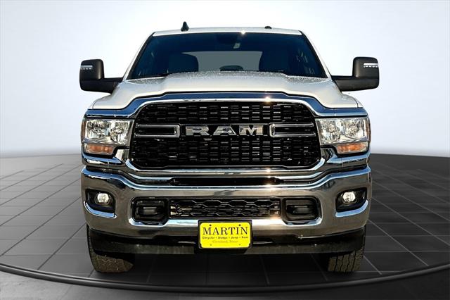 2024 RAM 3500 Big Horn Crew Cab 4x4 8 Box