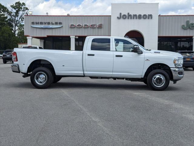 2024 RAM 3500 Tradesman Crew Cab 4x4 8 Box 2024 RAM 3500 Tradesman Crew Cab 4x4 8 Box