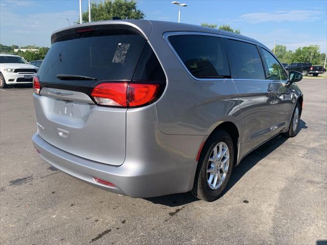 2021 Chrysler Voyager LX
