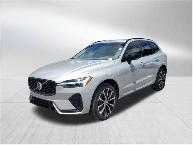 2023 Volvo XC60 B5 Plus Dark Theme