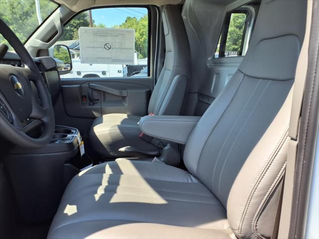 2025 Chevrolet Express Cargo Van RWD 2500 Regular Wheelbase WT