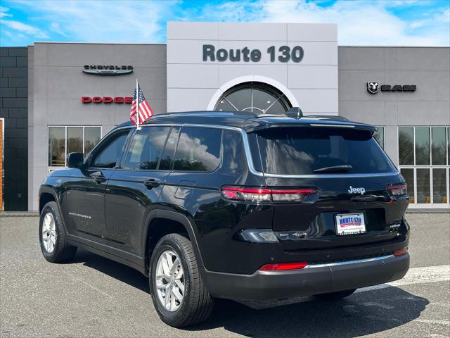2022 Jeep Grand Cherokee L Laredo 4x4