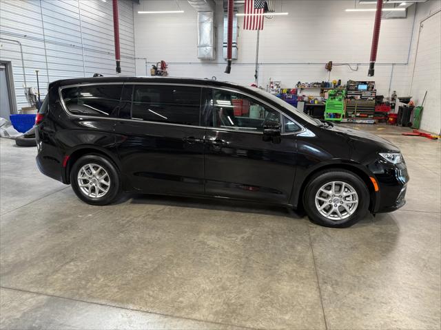 2025 Chrysler Pacifica Select 2025 Chrysler Pacifica Select