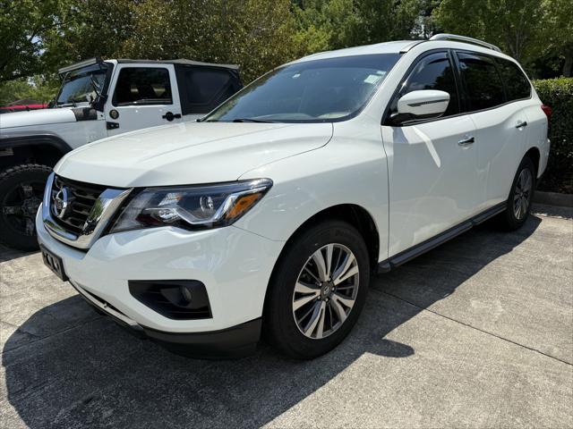 2017 Nissan Pathfinder SV