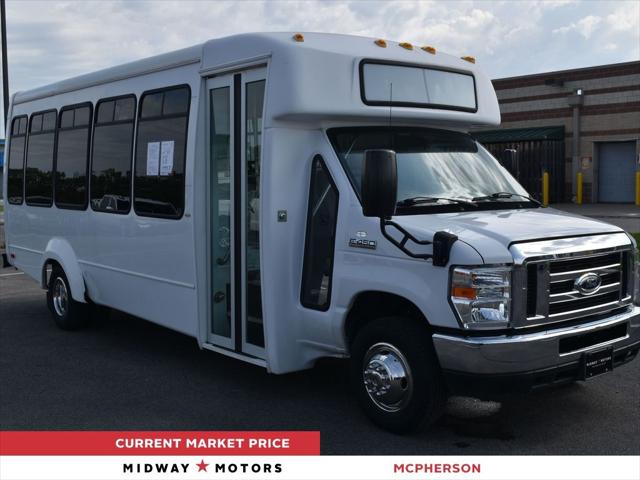 2017 Ford E-450 Cutaway Base