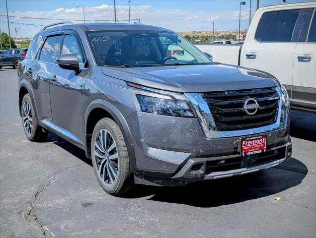 2025 Nissan Pathfinder Platinum 4WD
