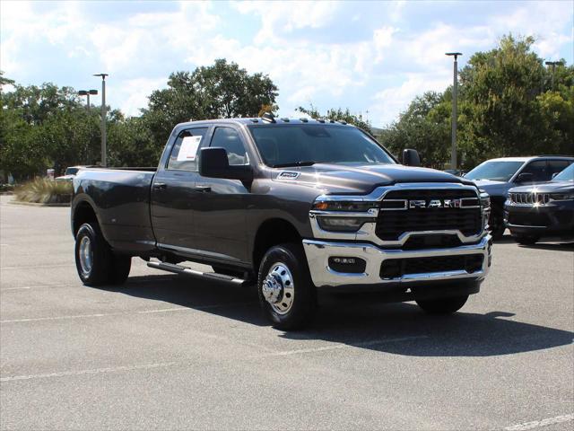 2025 RAM 3500 Tradesman Crew Cab 4x4 8 Box