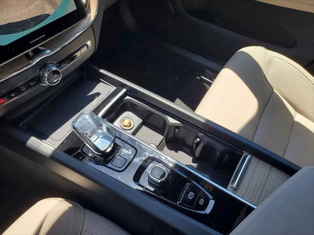 2026 Volvo XC60 B5 Core