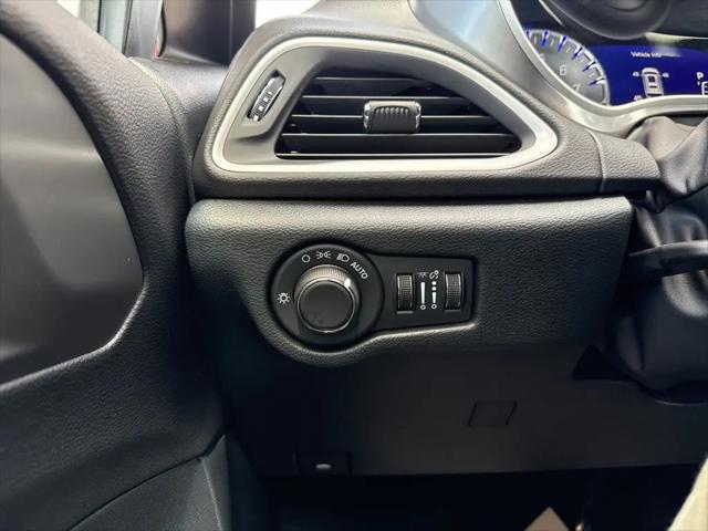 2026 Chrysler Voyager LX
