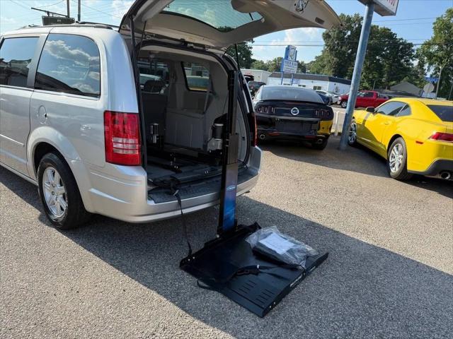 2010 Chrysler Town & Country Touring for sale in Norfolk, VA