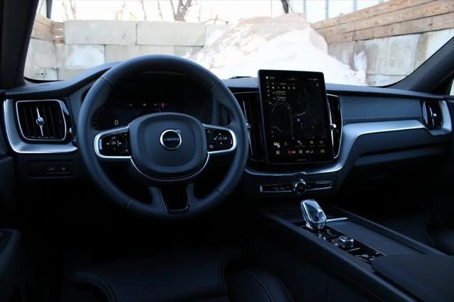 2026 Volvo XC60 Plug-In Hybrid Black Edition Ultra, T8 AWD Electric/Gasoline, Dark