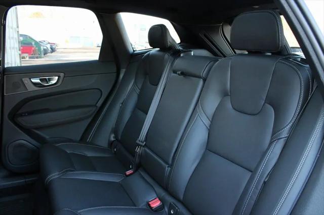 2026 Volvo XC60 Plug-In Hybrid Black Edition Ultra, T8 AWD Electric/Gasoline, Dark