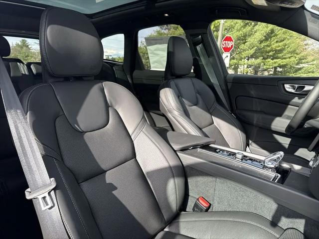 2026 Volvo XC60 Plug-In Hybrid Black Edition Ultra, T8 AWD Electric/Gasoline, Dark