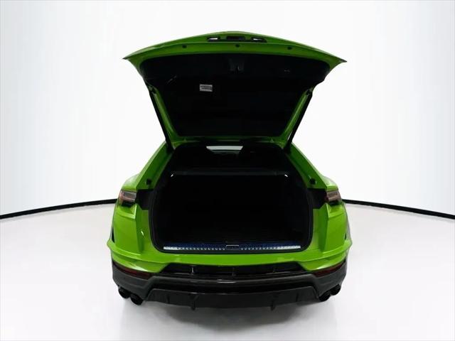 2024 Lamborghini Urus Performante