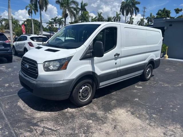 2017 Ford Transit w/60/40 Side Door w/RWB