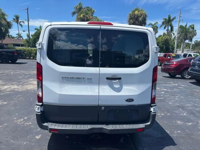2017 Ford Transit w/60/40 Side Door w/RWB