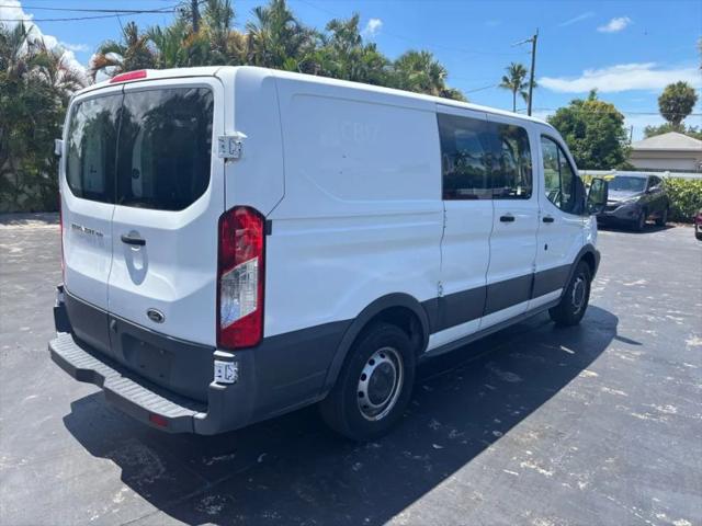 2017 Ford Transit w/60/40 Side Door w/RWB