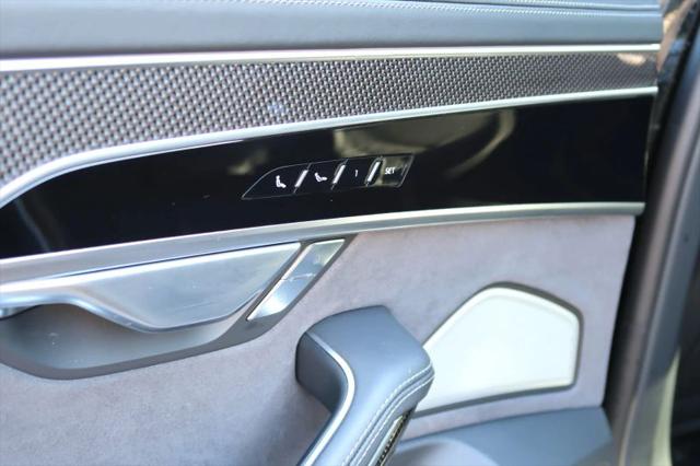 2022 Audi S8 TFSI quattro Tiptronic