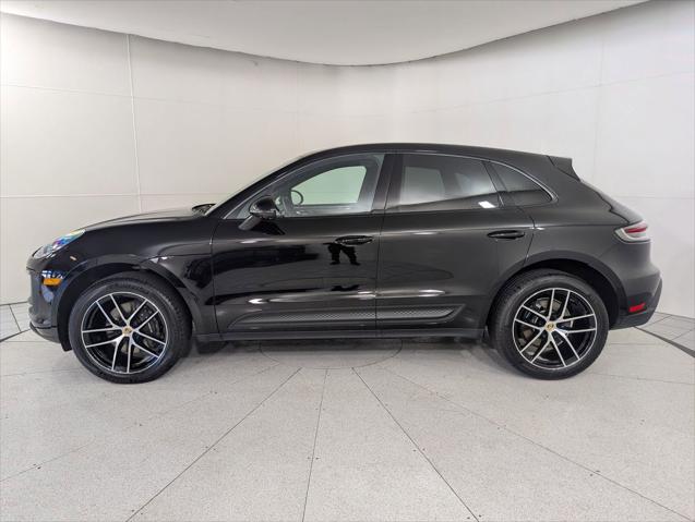 2025 Porsche Macan Unknown
