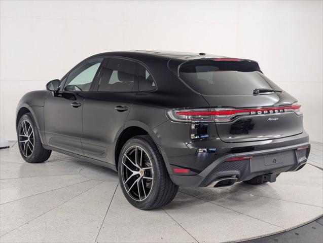 2025 Porsche Macan Unknown