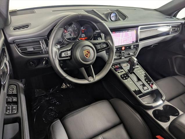 2025 Porsche Macan Unknown