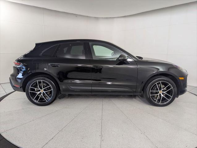 2025 Porsche Macan Unknown