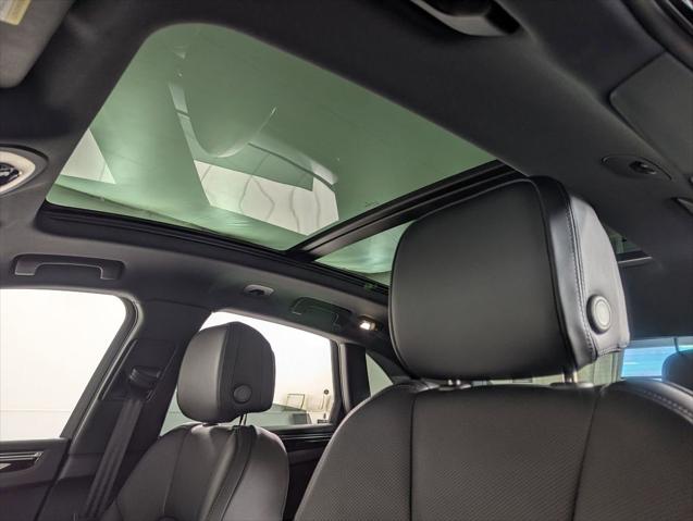 2025 Porsche Macan Unknown
