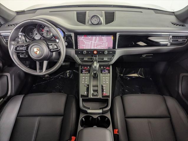 2025 Porsche Macan Unknown