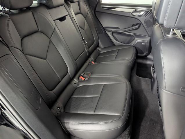 2025 Porsche Macan Unknown