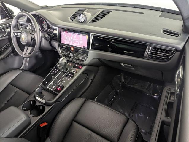 2025 Porsche Macan Unknown