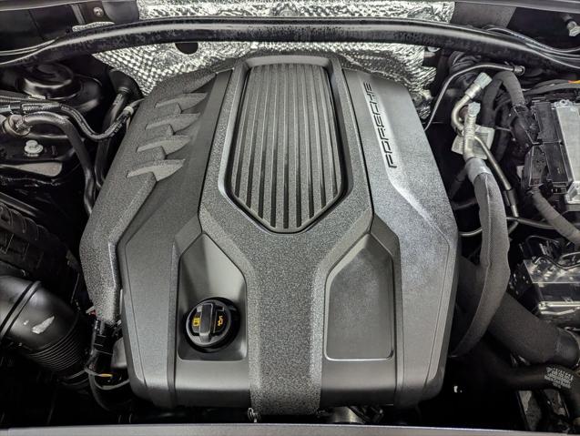 2025 Porsche Macan Unknown