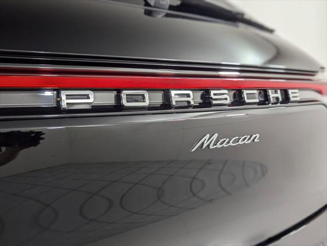 2025 Porsche Macan Unknown