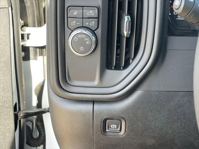 2025 GMC Sierra 2500HD 2WD Double Cab Standard Bed SLE