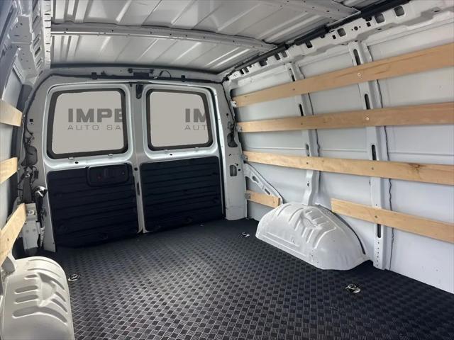 2023 GMC Savana Cargo RWD 2500 Regular Wheelbase Work Van