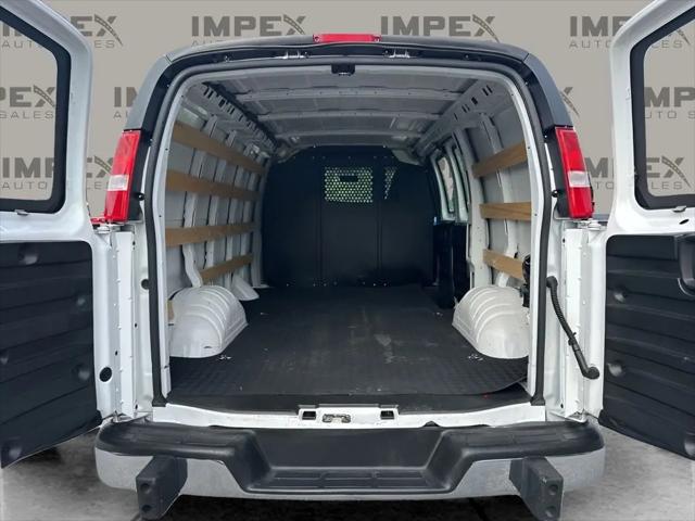 2023 GMC Savana Cargo RWD 2500 Regular Wheelbase Work Van