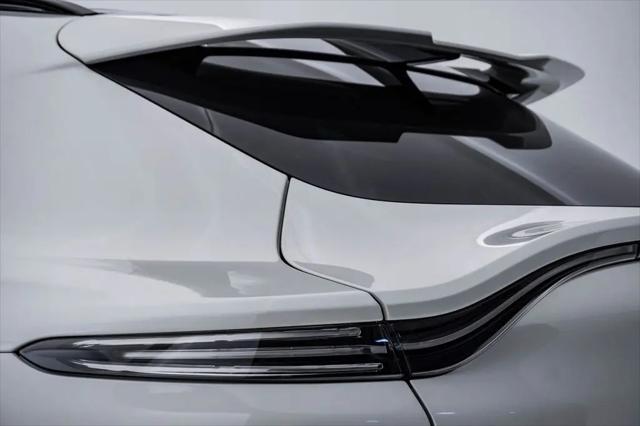 2025 Aston Martin DBX 707