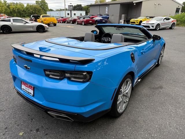 2022 Chevrolet Camaro RWD Convertible LT1