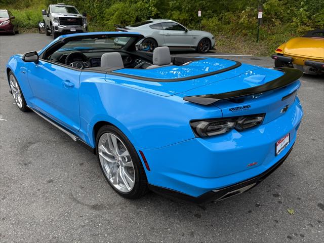2022 Chevrolet Camaro RWD Convertible LT1