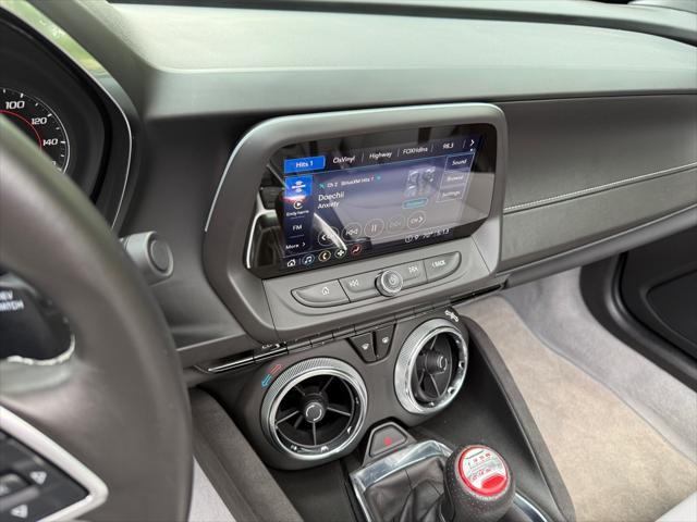 2022 Chevrolet Camaro RWD Convertible LT1