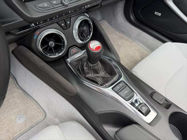 2022 Chevrolet Camaro RWD Convertible LT1