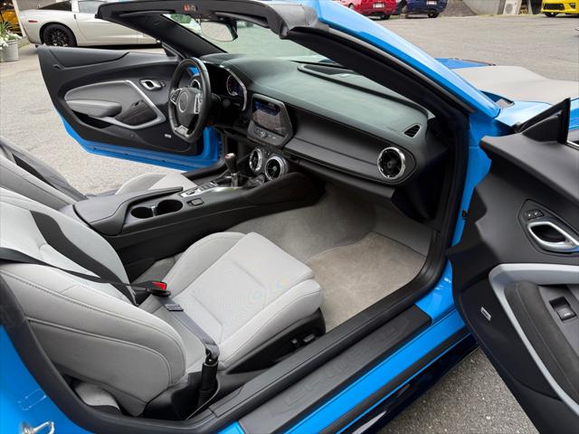 2022 Chevrolet Camaro RWD Convertible LT1