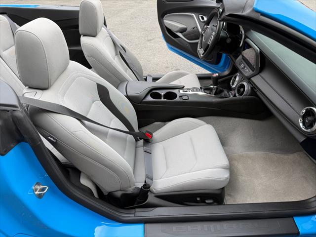 2022 Chevrolet Camaro RWD Convertible LT1