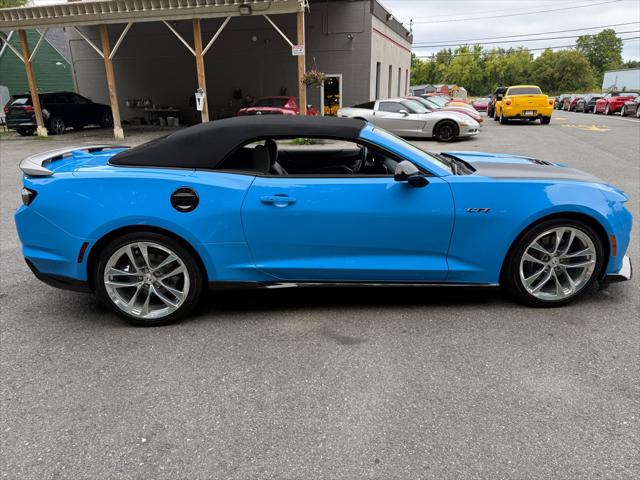 2022 Chevrolet Camaro RWD Convertible LT1