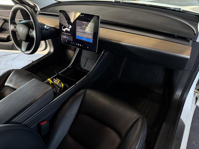 2020 Tesla Model 3 Standard Range Rear-Wheel Drive 2020 Tesla Model 3 Standard Range Rear-Wheel Drive