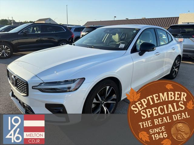 2023 Volvo S60 B5 Plus Dark Theme