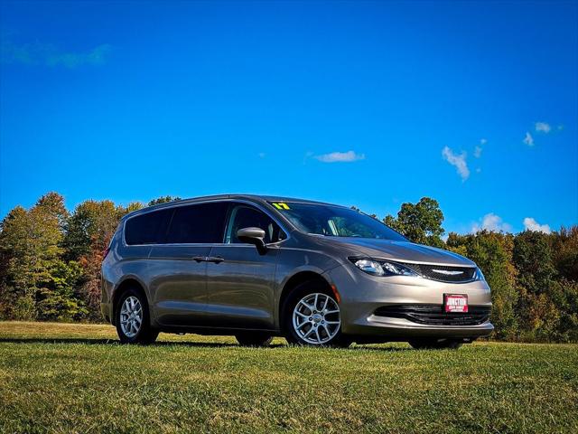 2017 Chrysler Pacifica Touring 2017 Chrysler Pacifica Touring