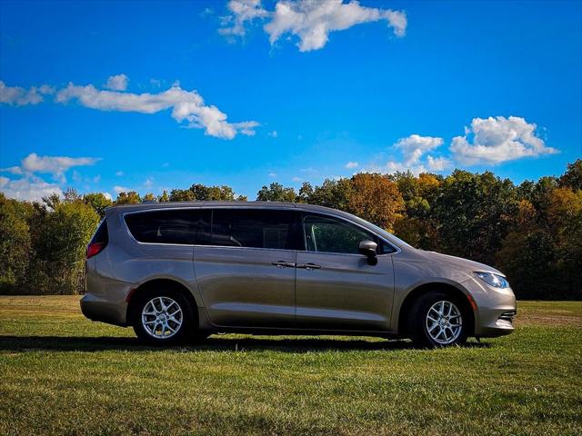 2017 Chrysler Pacifica Touring 2017 Chrysler Pacifica Touring