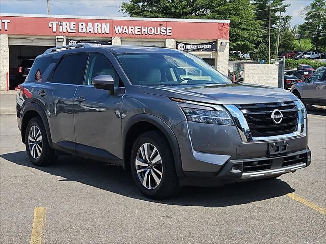 2022 Nissan Pathfinder SL 4WD