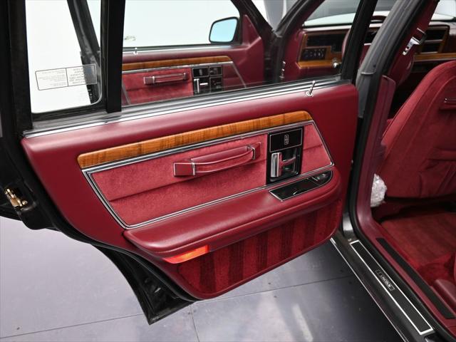 1990 Lincoln Continental Signature