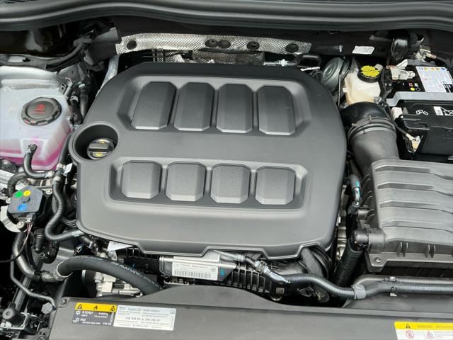 2025 Volkswagen Tiguan 2.0T SE